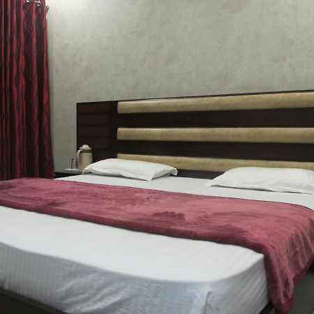 Haldwāni Hotel Silk מראה חיצוני תמונה