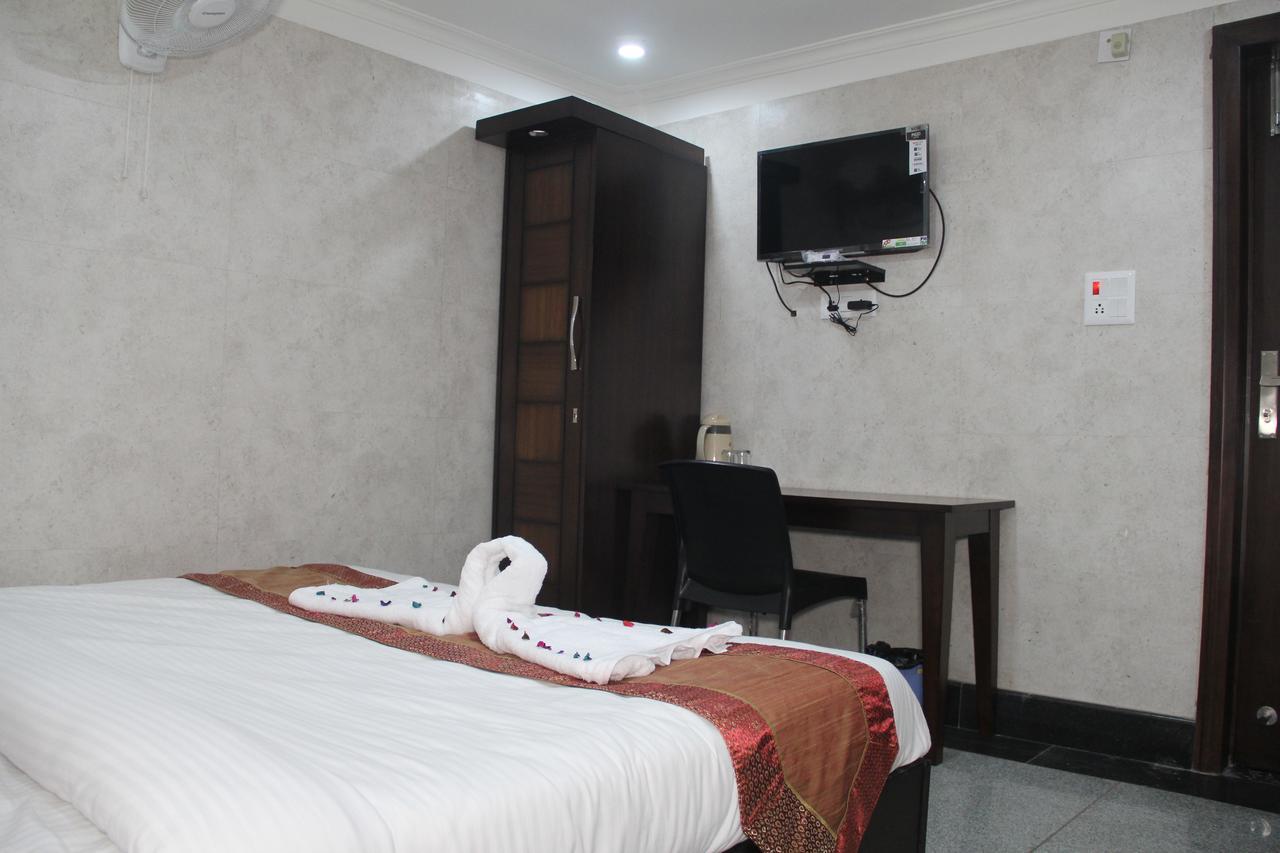 Haldwāni Hotel Silk מראה חיצוני תמונה