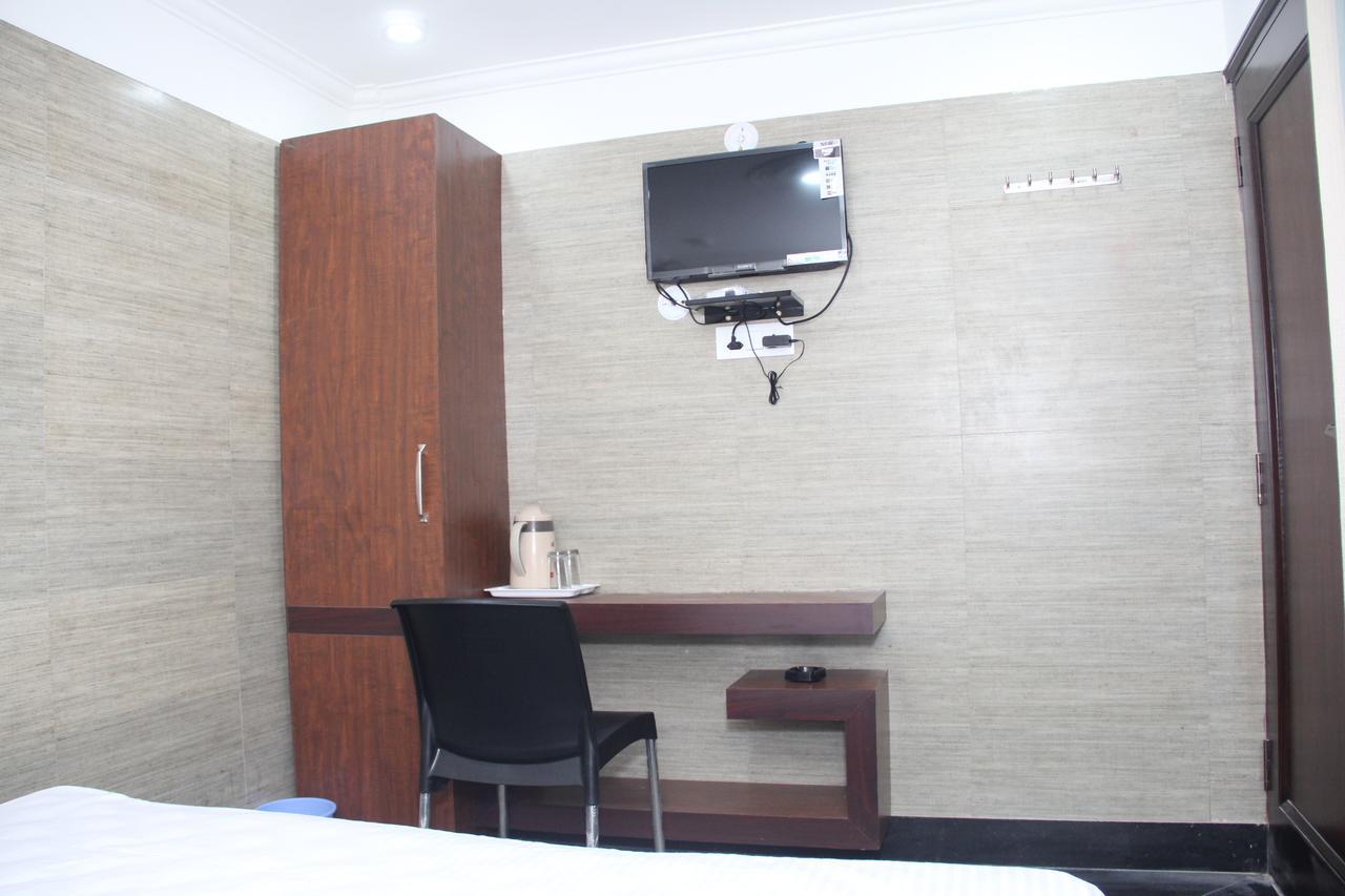 Haldwāni Hotel Silk מראה חיצוני תמונה