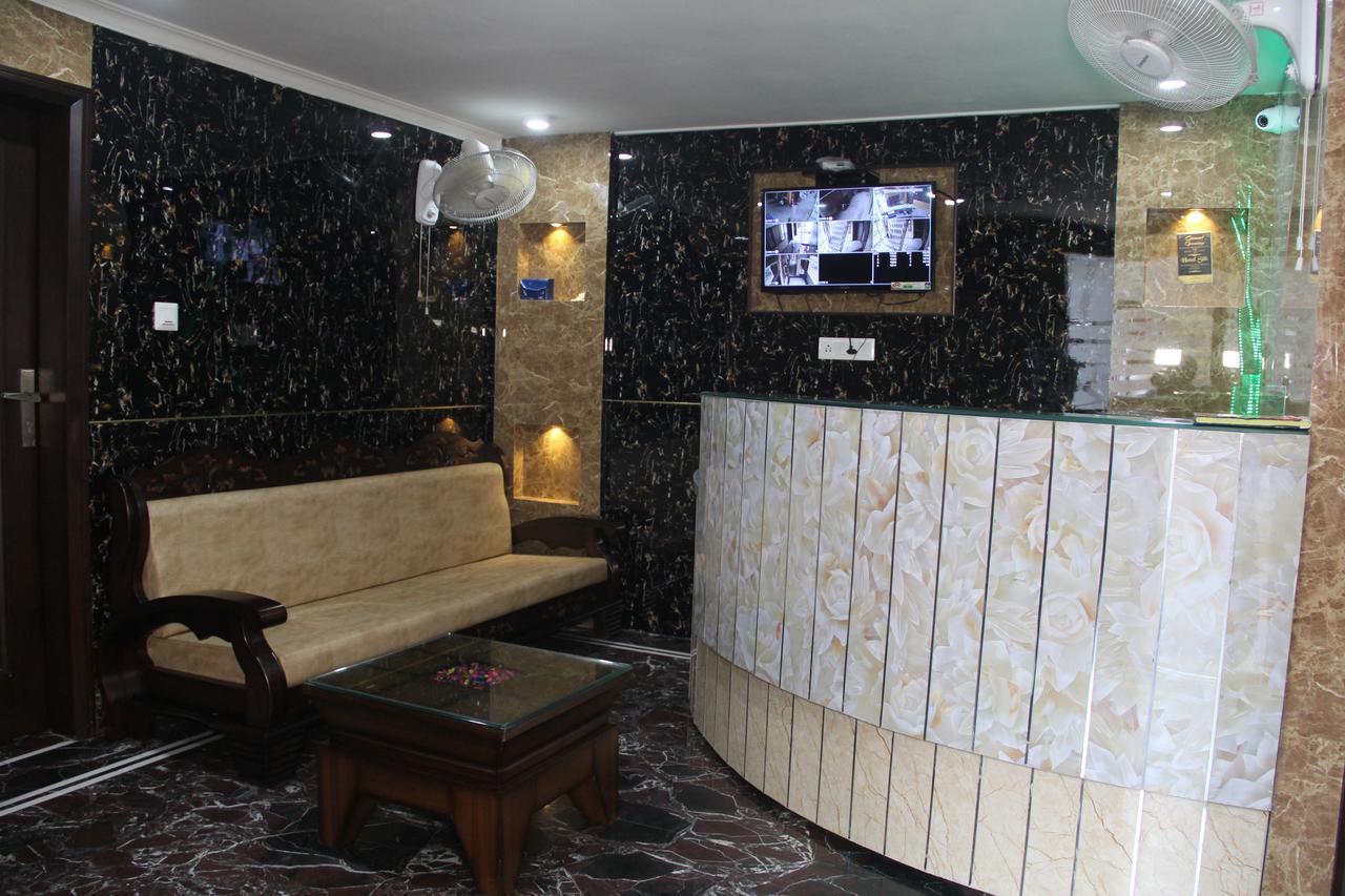 Haldwāni Hotel Silk מראה חיצוני תמונה