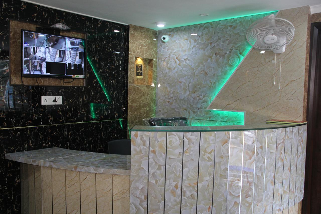 Haldwāni Hotel Silk מראה חיצוני תמונה